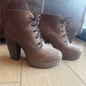 Steve Madden Raspy Platform Lace-up Ankle Booties